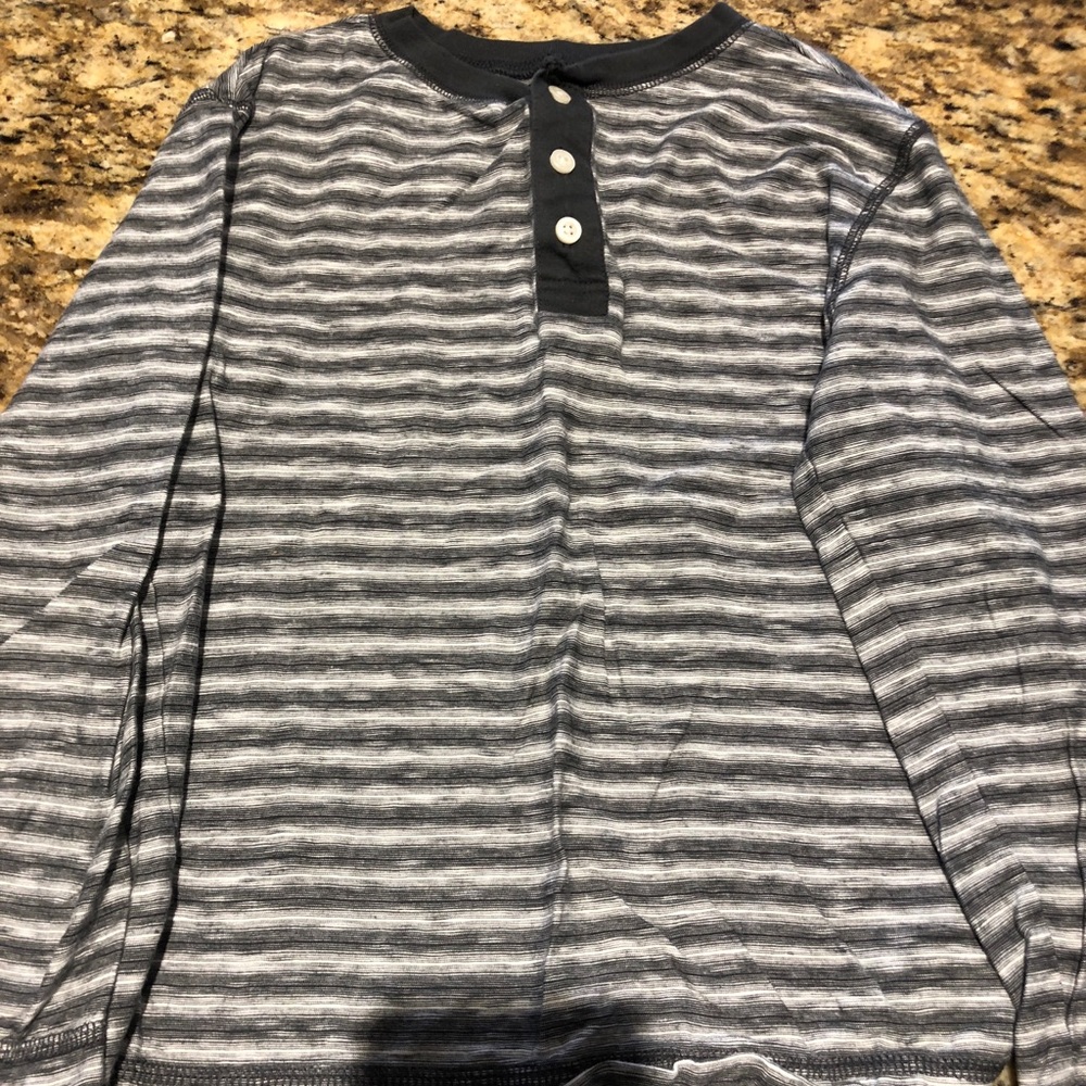 Long sleeve tee